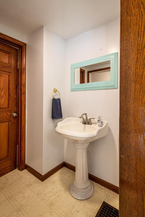 Villa Weaver Ridge Manor Millersburg Exterior foto