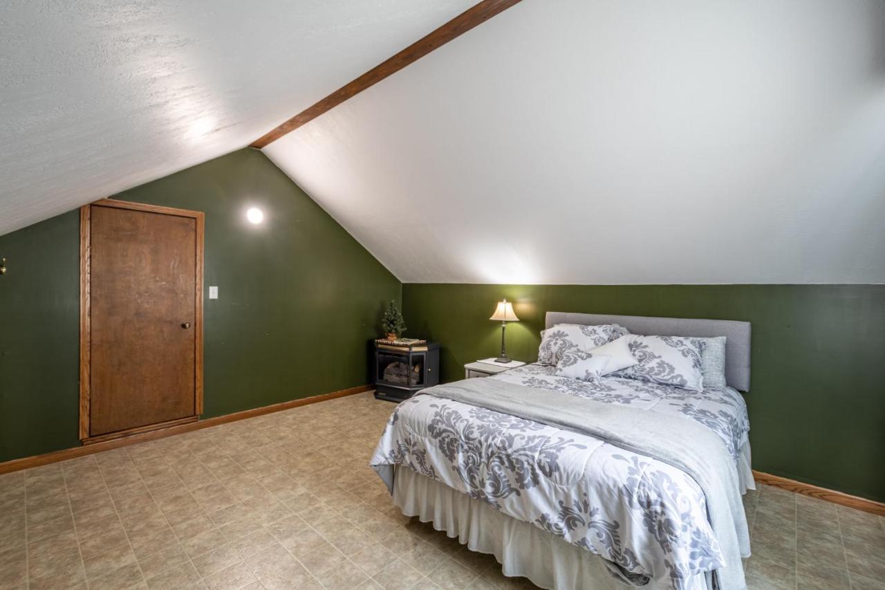 Villa Weaver Ridge Manor Millersburg Exterior foto